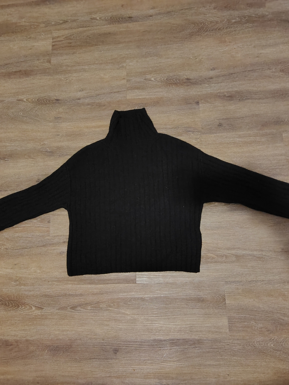 Women's Black Ribbed Turtleneck Cropped Sweater